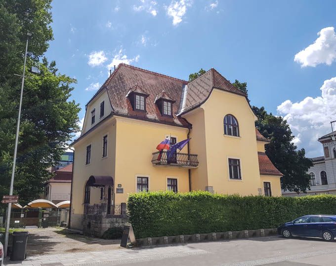 Slika institucije: Urad Vlade Republike Slovenije za Slovence v zamejstvu in po svetu