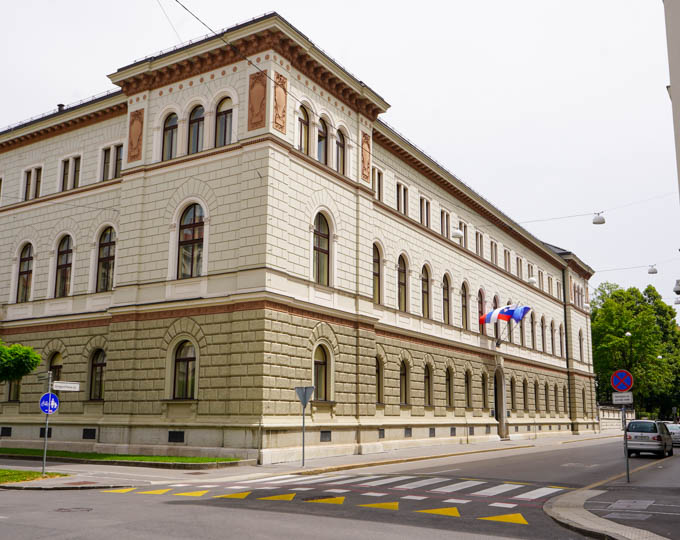 Slika institucije:  Generalni sekretariat Vlade Republike Slovenije