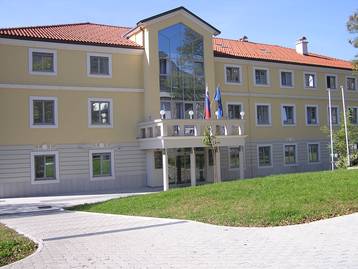 Slika institucije:  Upravna enota Tolmin